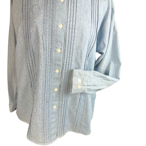 Clementine Vintage Woman's Blue Denim Button Down Shirt Size Medium Long sleeve - Picture 11 of 11